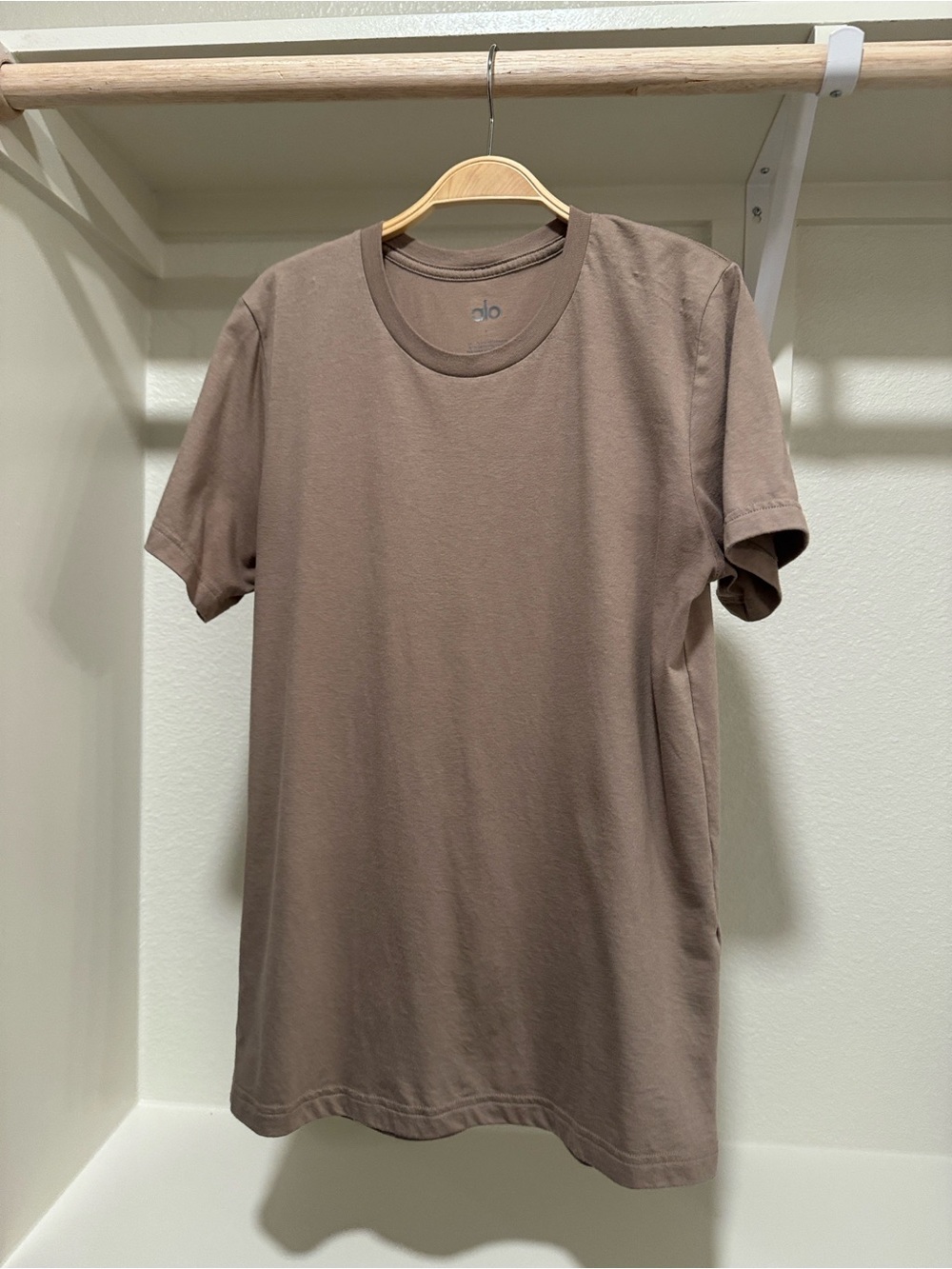 4-Pack ALO Yoga Men's Short Sleeve Crew Neck Tees | Size M - Picture 2 of 16
